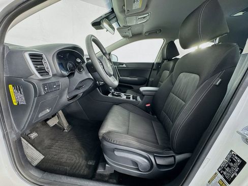 Used 2020 Kia Sportage LX image 14
