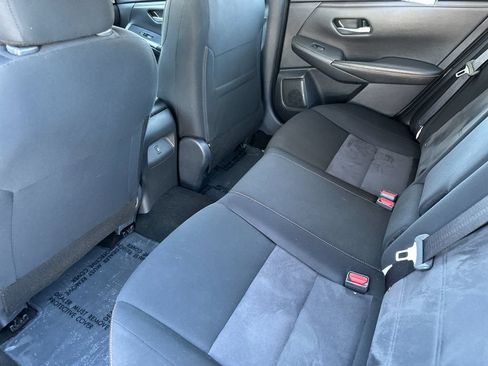 Used 2025 Nissan Sentra SR FWD image 11