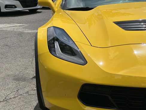 Used 2015 Chevrolet Corvette Z06 w/ 3LZ Preferred Equipment Group RWD image 8
