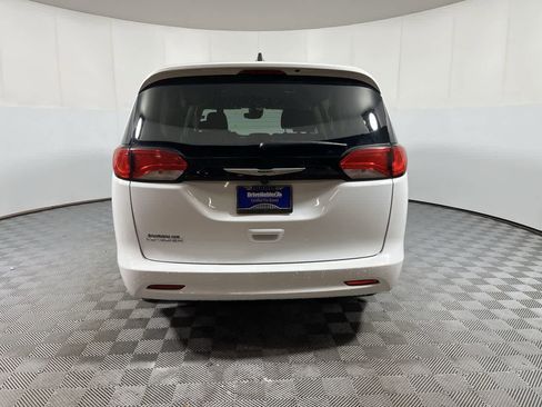 Used 2024 Chrysler Voyager LX FWD image 7