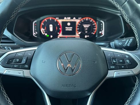 Used 2022 Volkswagen Taos SEL image 25