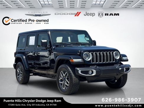 Used 2025 Jeep Wrangler Unlimited Sahara AWD/4WD image 1