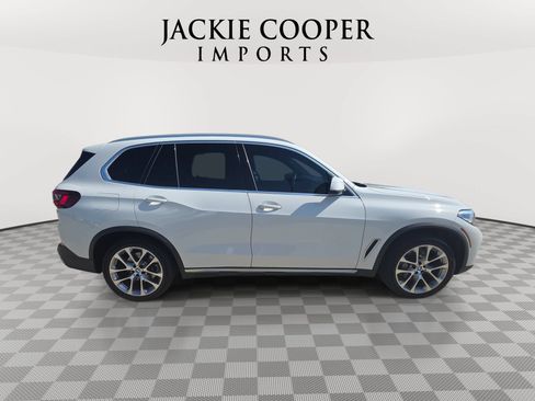 Used 2023 BMW X5 xDrive40i w/ Parking Assistance Package AWD/4WD image 4