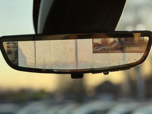 Used 2021 GMC Yukon Denali w/ Denali Premium Package image 29