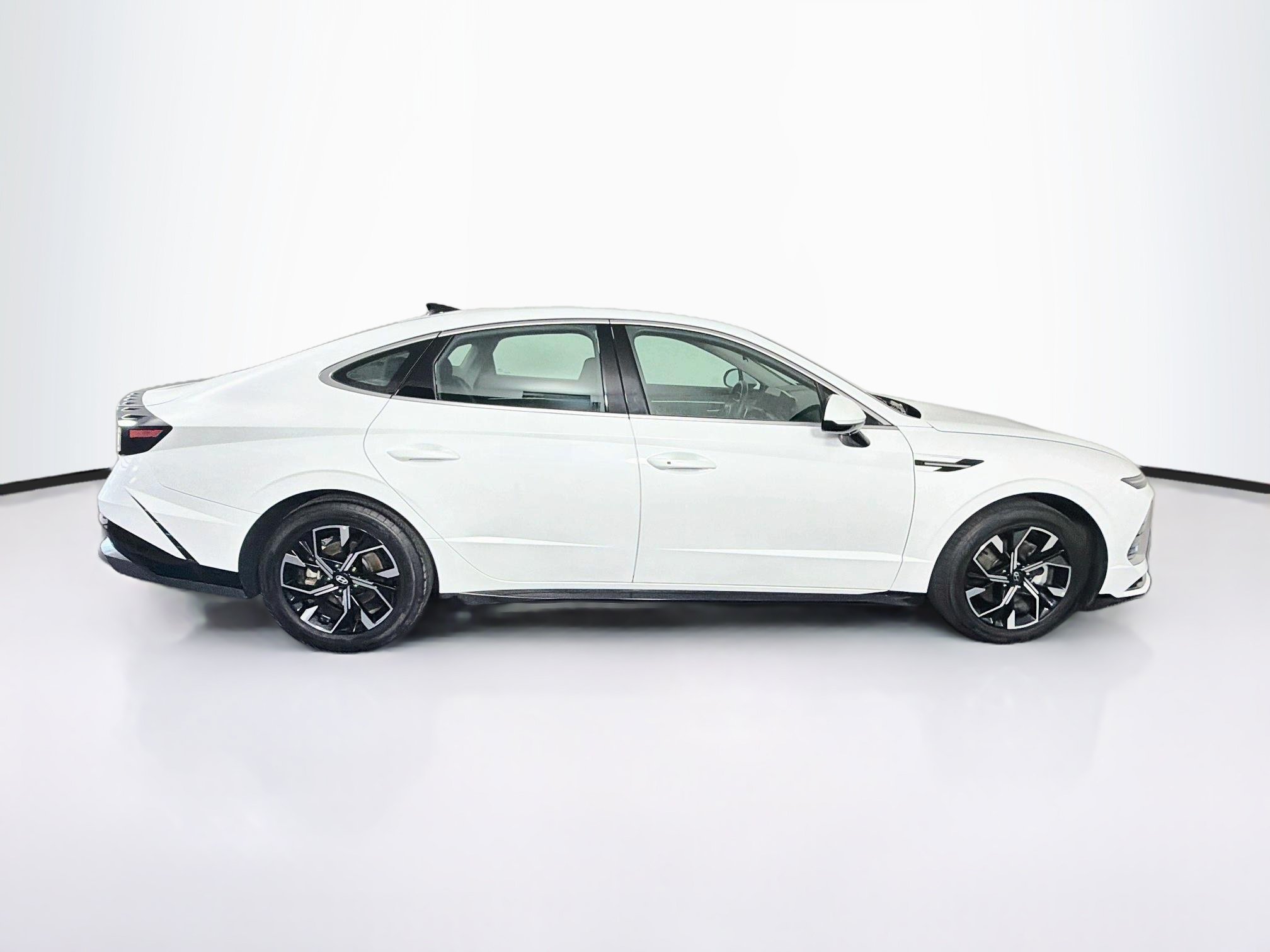 Used 2025 Hyundai Sonata SEL FWD image 10