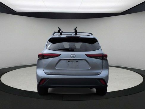 Used 2021 Toyota Highlander XLE FWD image 7