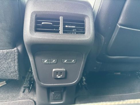 Used 2020 GMC Terrain Denali w/ Denali Premium Package FWD image 14