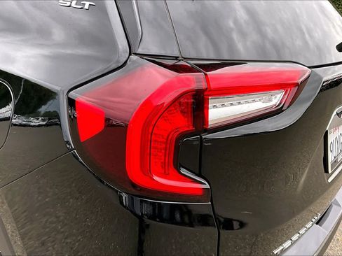 Used 2023 GMC Terrain SLT FWD image 28