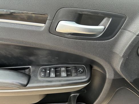 Used 2023 Chrysler 300 S image 5