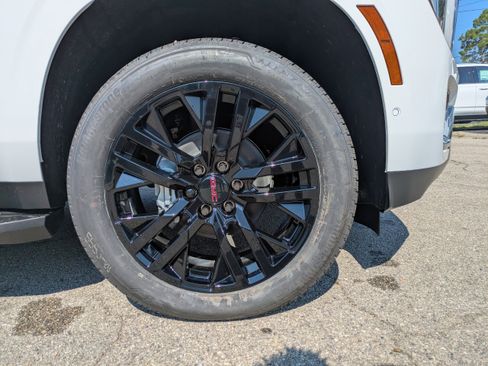 New 2025 GMC Yukon Denali w/ Advanced Technology Package image 11