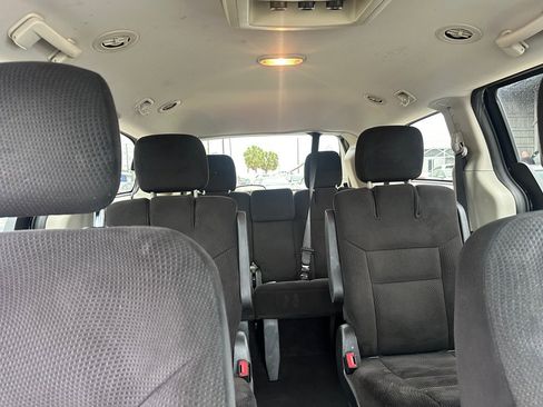 Used 2014 Dodge Grand Caravan SXT image 17