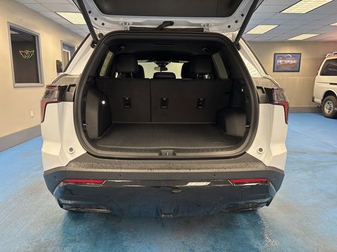 New 2026 Chevrolet Equinox RS w/ LPO, Floor Liner Package FWD image 8