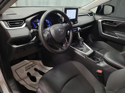 Used 2023 Toyota RAV4 LE AWD/4WD image 14