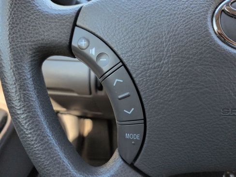 Used 2006 Toyota Camry LE FWD image 19