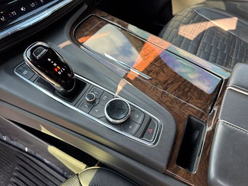 Used 2022 Cadillac Escalade Sport Platinum w/ LPO, ONYX Package AWD/4WD image 28