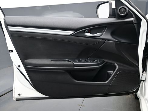 Used 2016 Honda Civic EX image 9