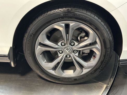 Certified 2024 Honda Accord EX image 17