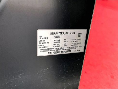 Used 2024 Tesla Cybertruck AWD Crew Cab image 36