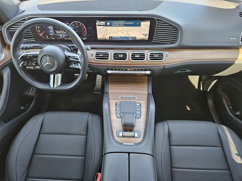Certified 2025 Mercedes-Benz GLS 450 4MATIC image 25