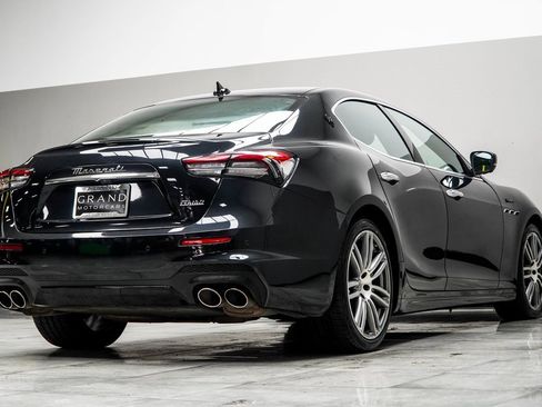 Used 2022 Maserati Ghibli Modena image 13