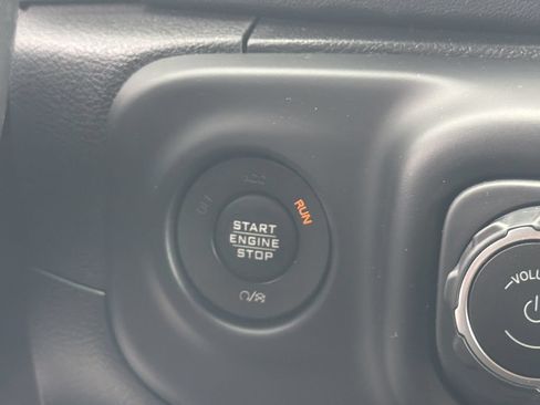 Used 2020 Jeep Gladiator Overland AWD/4WD image 31