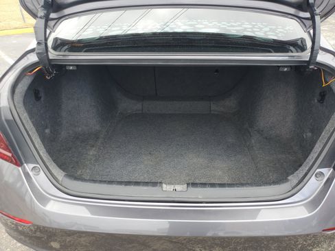 Used 2018 Honda Accord EX image 9