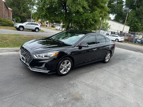 Used 2018 Hyundai Sonata Limited w/ Cargo Package FWD image 7