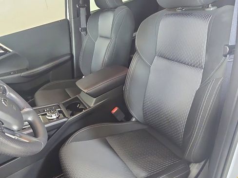 Used 2024 Mitsubishi Outlander ES FWD image 13