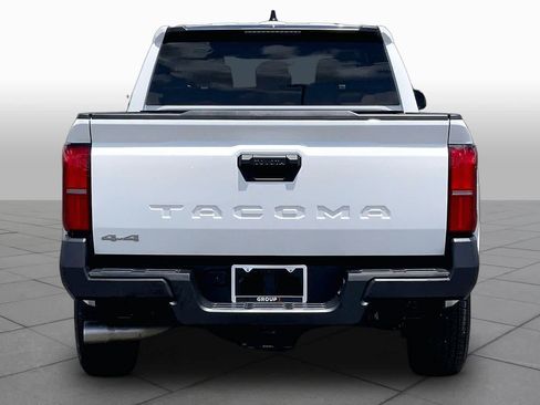 Used 2025 Toyota Tacoma SR AWD/4WD image 5