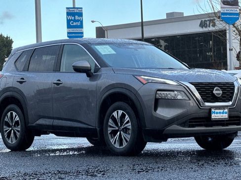 Used 2023 Nissan Rogue SV image 6