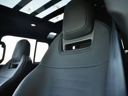 New 2026 Land Rover Defender 110 OCTA image 26