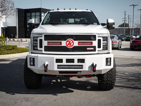 Used 2019 Ford F250 Lariat w/ Lariat Ultimate Package image 3