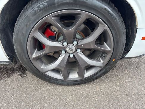 Used 2019 Dodge Challenger R/T RWD image 10