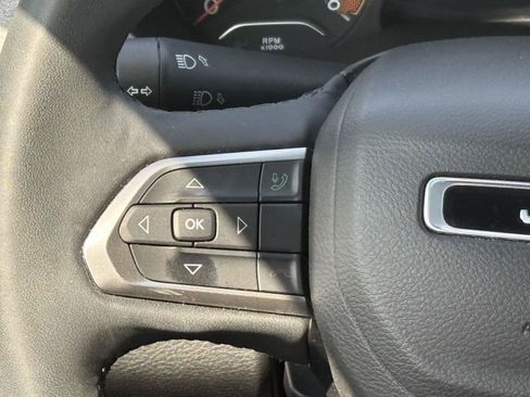 Used 2023 Jeep Compass Latitude AWD/4WD image 10