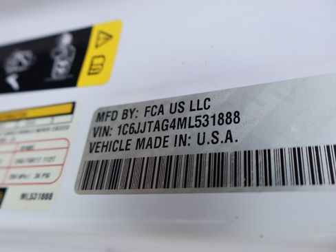 Used 2021 Jeep Gladiator Sport image 42