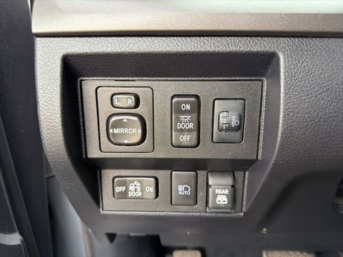 Used 2021 Toyota Tundra SR5 w/ SR5 Upgrade Package AWD/4WD image 13