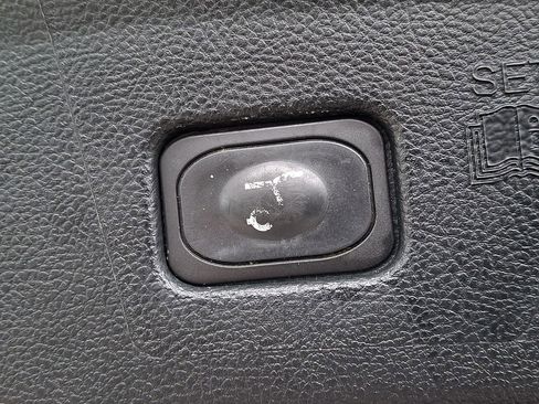 Used 2020 Ford Edge SEL w/ Convenience Package image 32