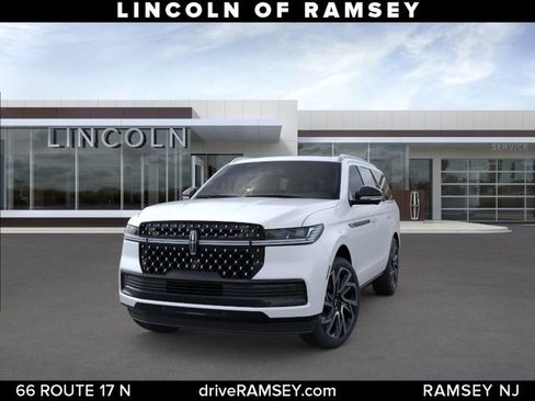 New 2026 Lincoln Navigator Black Label AWD/4WD image 2