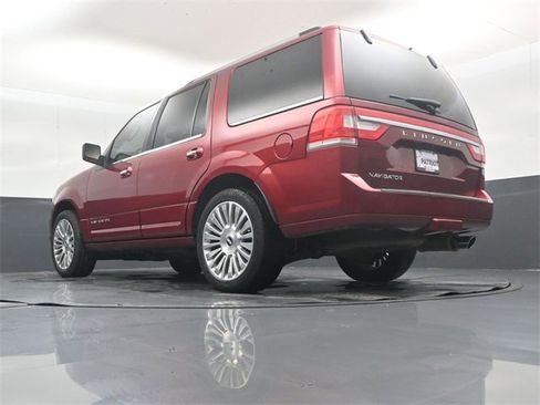 Used 2017 Lincoln Navigator Select image 44