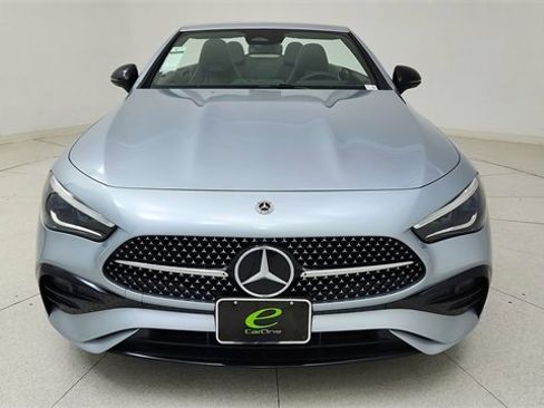 Used 2025 Mercedes-Benz CLE 300 4MATIC Cabriolet image 2