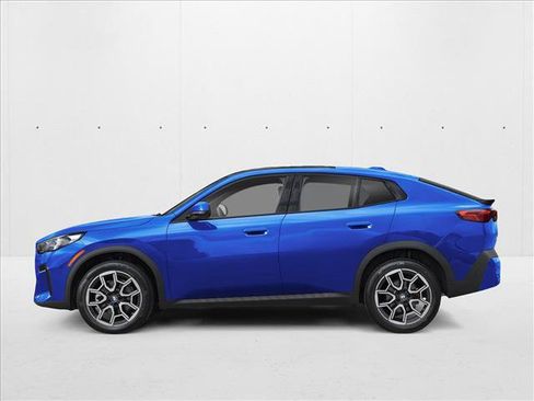 New 2026 BMW X2 xDrive28i w/ Technology Package AWD/4WD image 3
