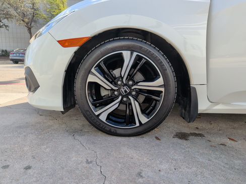 Used 2016 Honda Civic Touring image 13