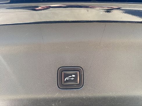 Used 2023 Cadillac Escalade ESV Premium Luxury image 47