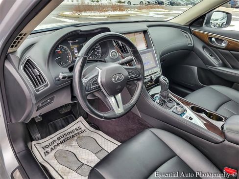 Used 2019 INFINITI Q50 Luxe w/ Essential Package (3.0T Luxe) image 9