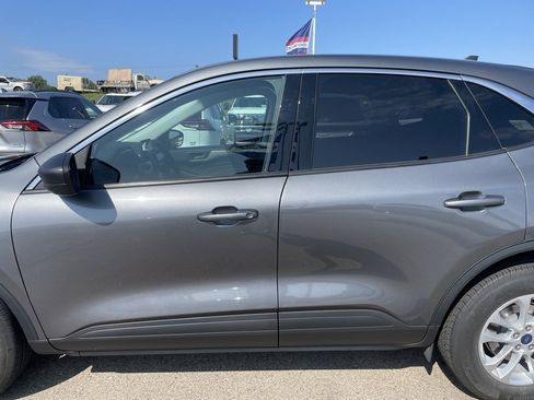 Used 2022 Ford Escape SE image 36