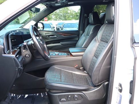 Used 2021 Cadillac Escalade ESV Sport Platinum AWD/4WD image 18
