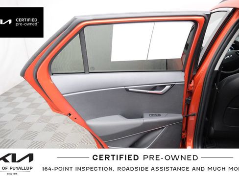 Certified 2023 Kia Niro Wind w/ Wind Preserve Package FWD image 12