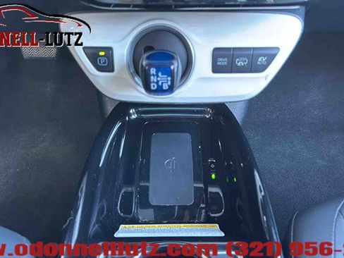 Used 2019 Toyota Prius Prime Advanced image 28