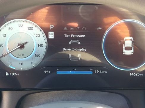 Certified 2024 Hyundai Elantra SEL image 27