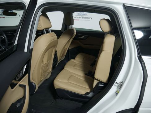 Used 2021 Audi Q7 3.0T Premium Plus image 12